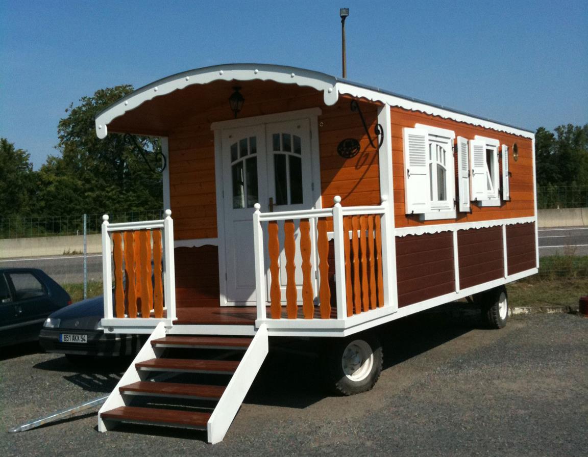 MARGARET : roulotte en bois tout équipée - JFR Nature et Bois